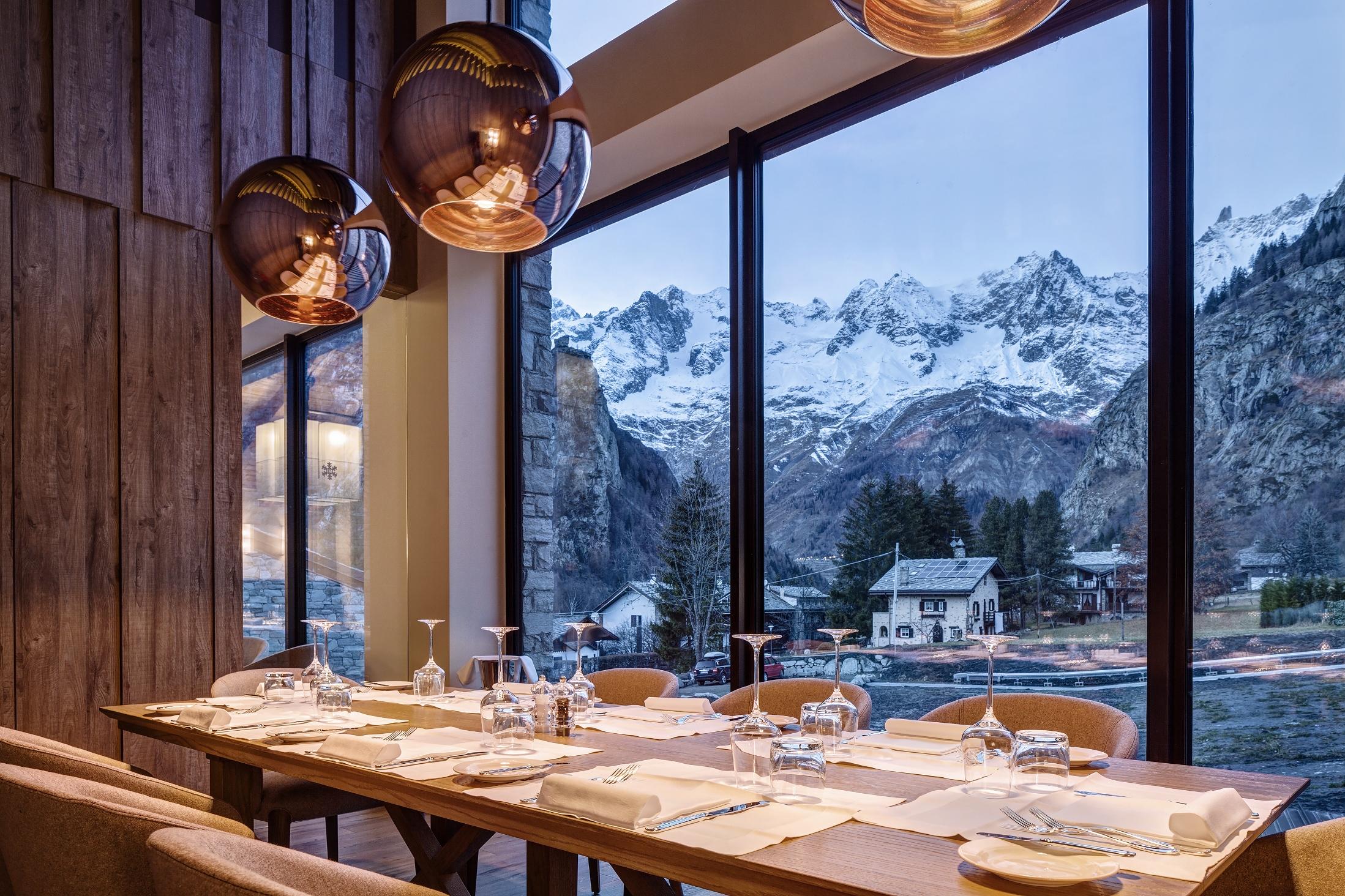 Grand Hotel Courmayeur Mont Blanc, By R Collection Hotels Bagian luar foto