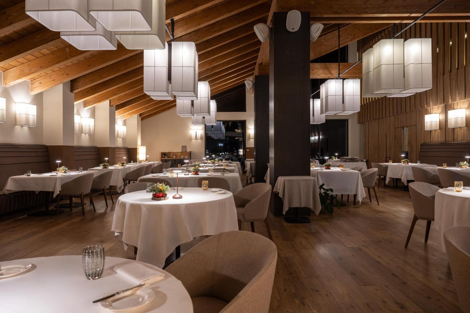 Grand Hotel Courmayeur Mont Blanc, By R Collection Hotels Bagian luar foto