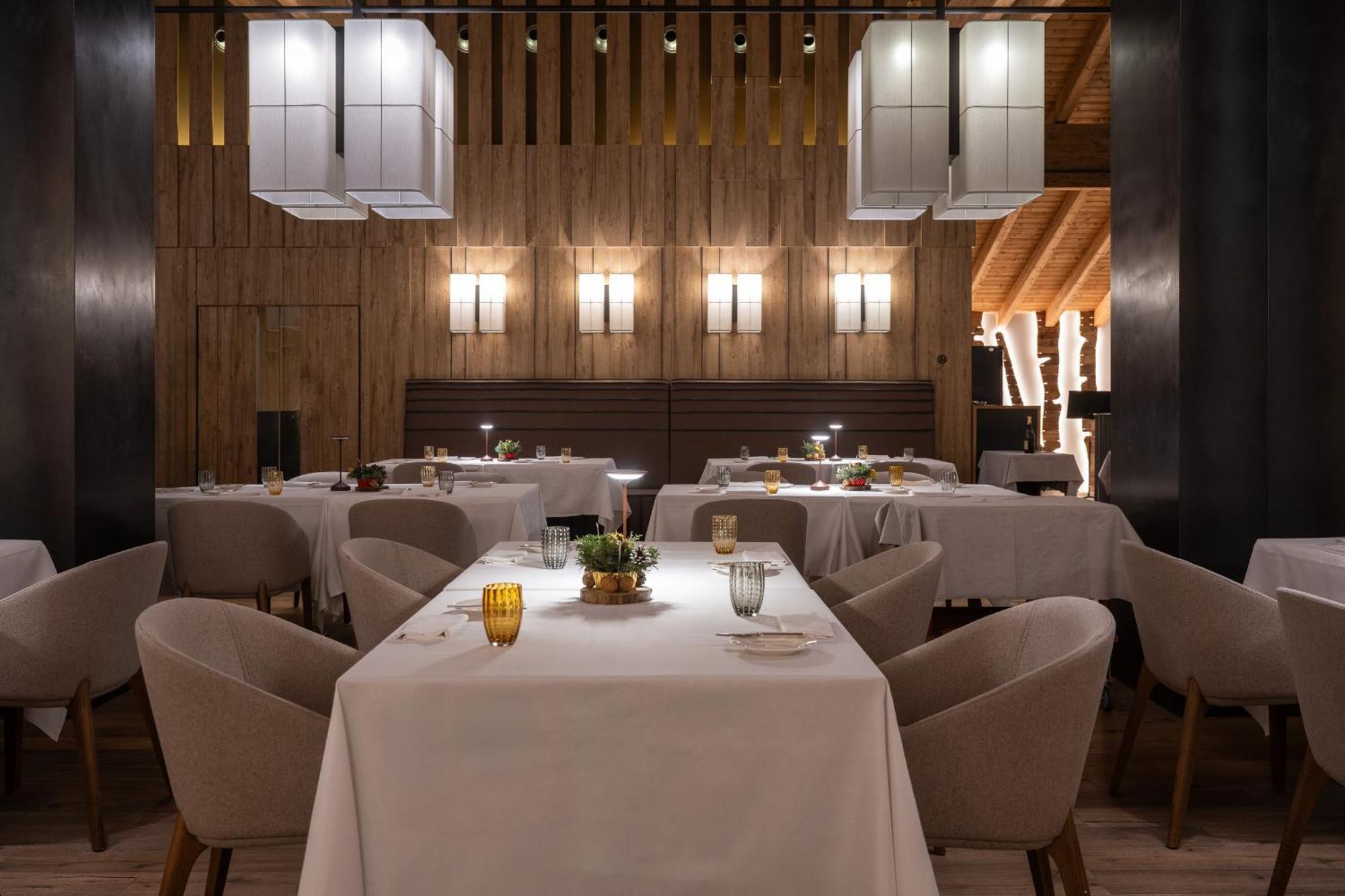 Grand Hotel Courmayeur Mont Blanc, By R Collection Hotels Bagian luar foto