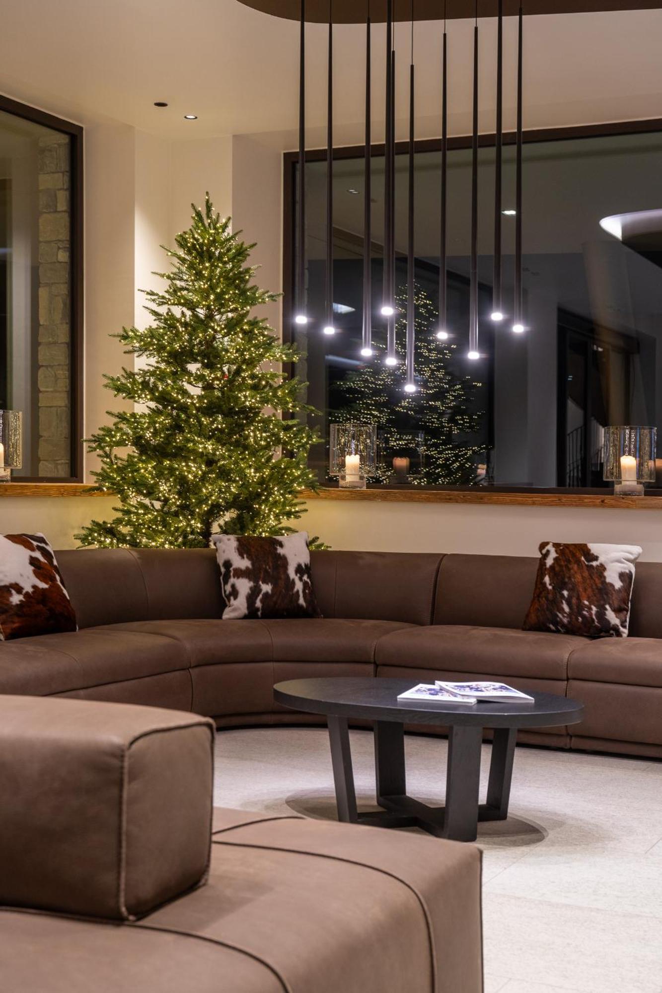 Grand Hotel Courmayeur Mont Blanc, By R Collection Hotels Bagian luar foto
