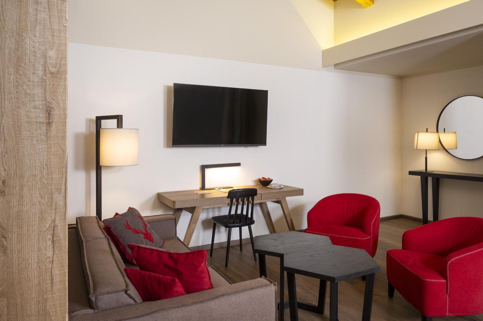 Grand Hotel Courmayeur Mont Blanc, By R Collection Hotels Ruang foto