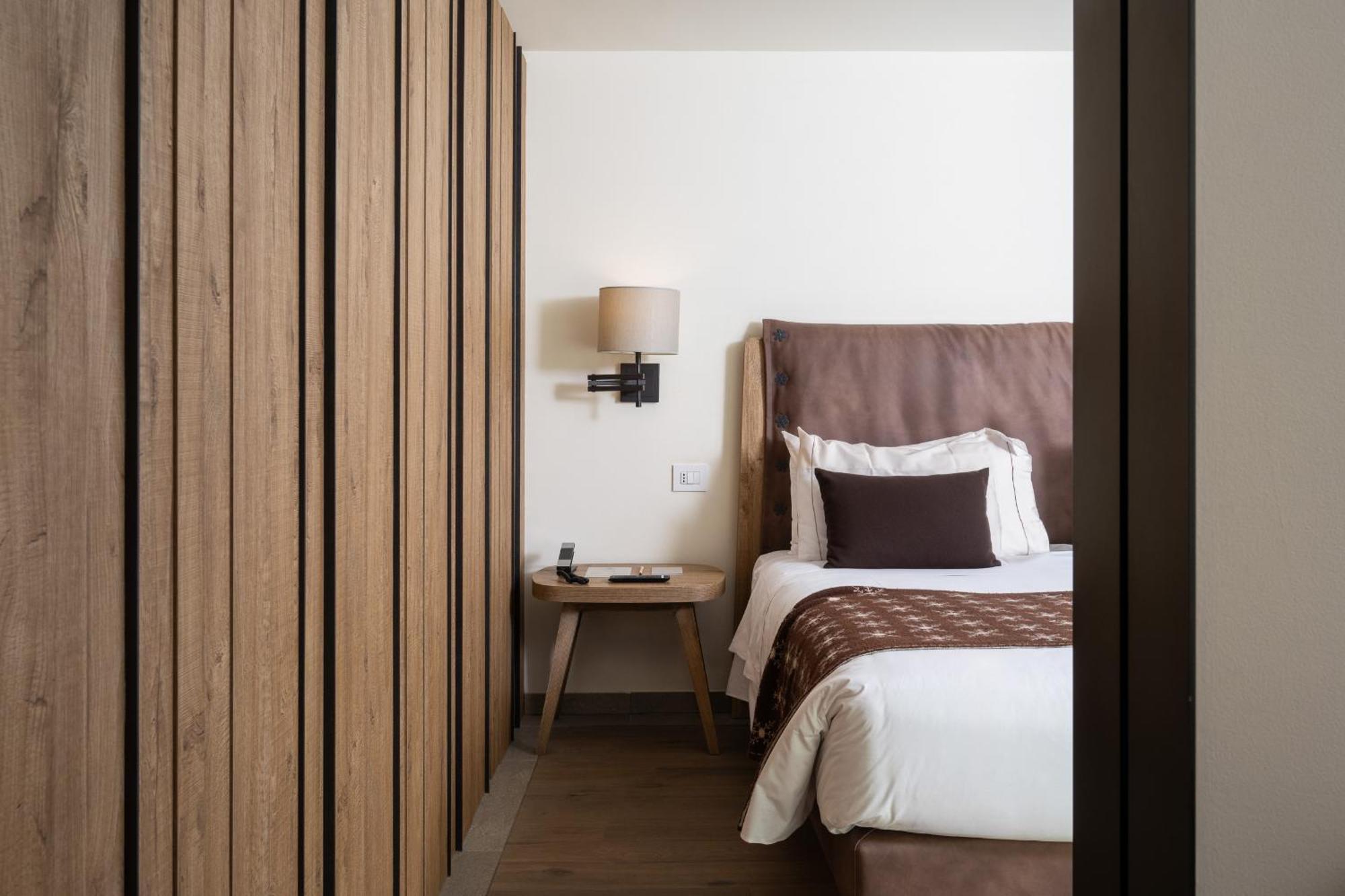 Grand Hotel Courmayeur Mont Blanc, By R Collection Hotels Bagian luar foto