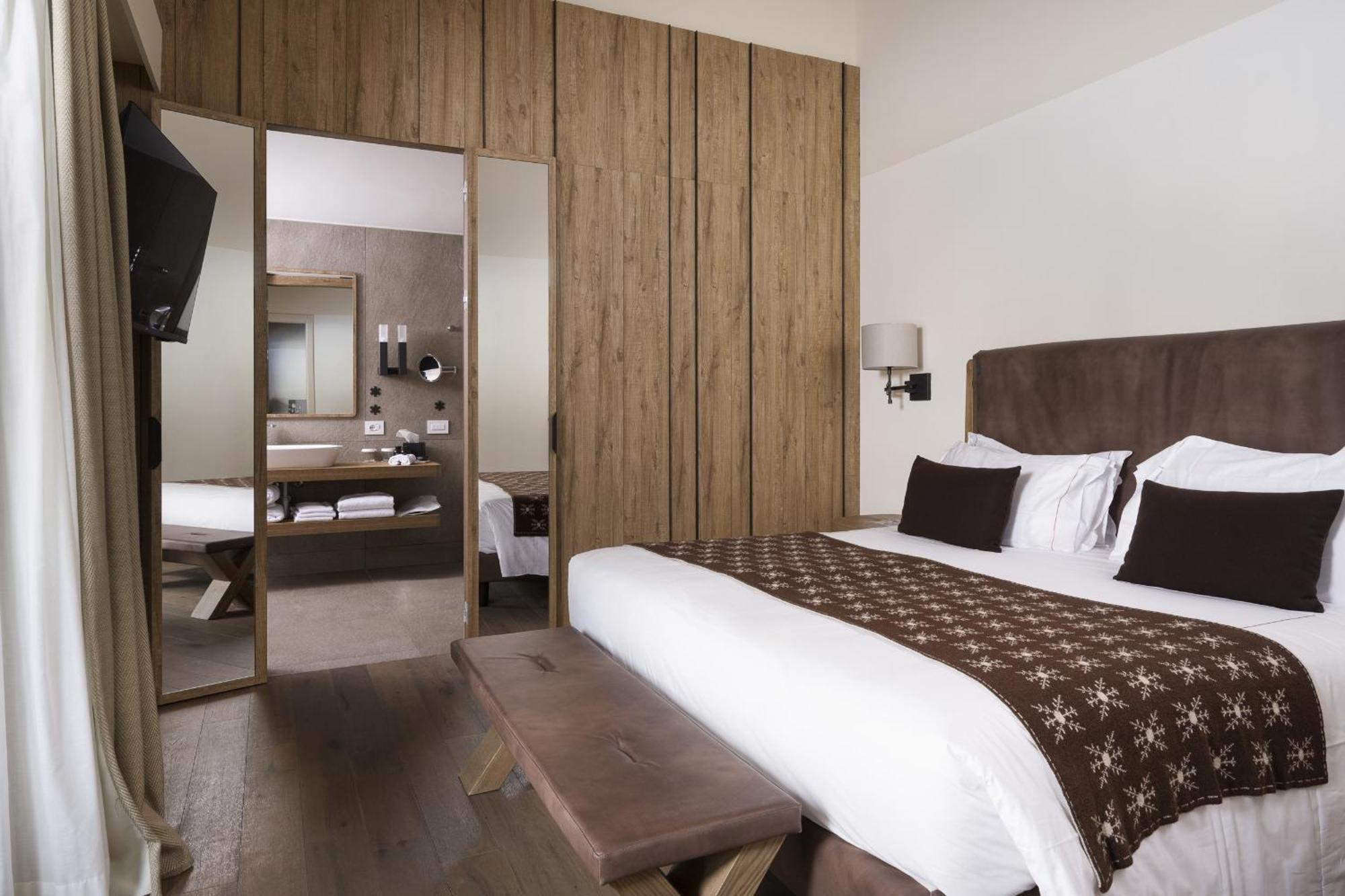 Grand Hotel Courmayeur Mont Blanc, By R Collection Hotels Bagian luar foto
