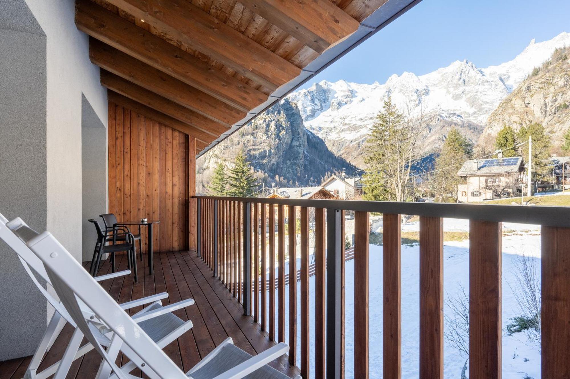 Grand Hotel Courmayeur Mont Blanc, By R Collection Hotels Bagian luar foto
