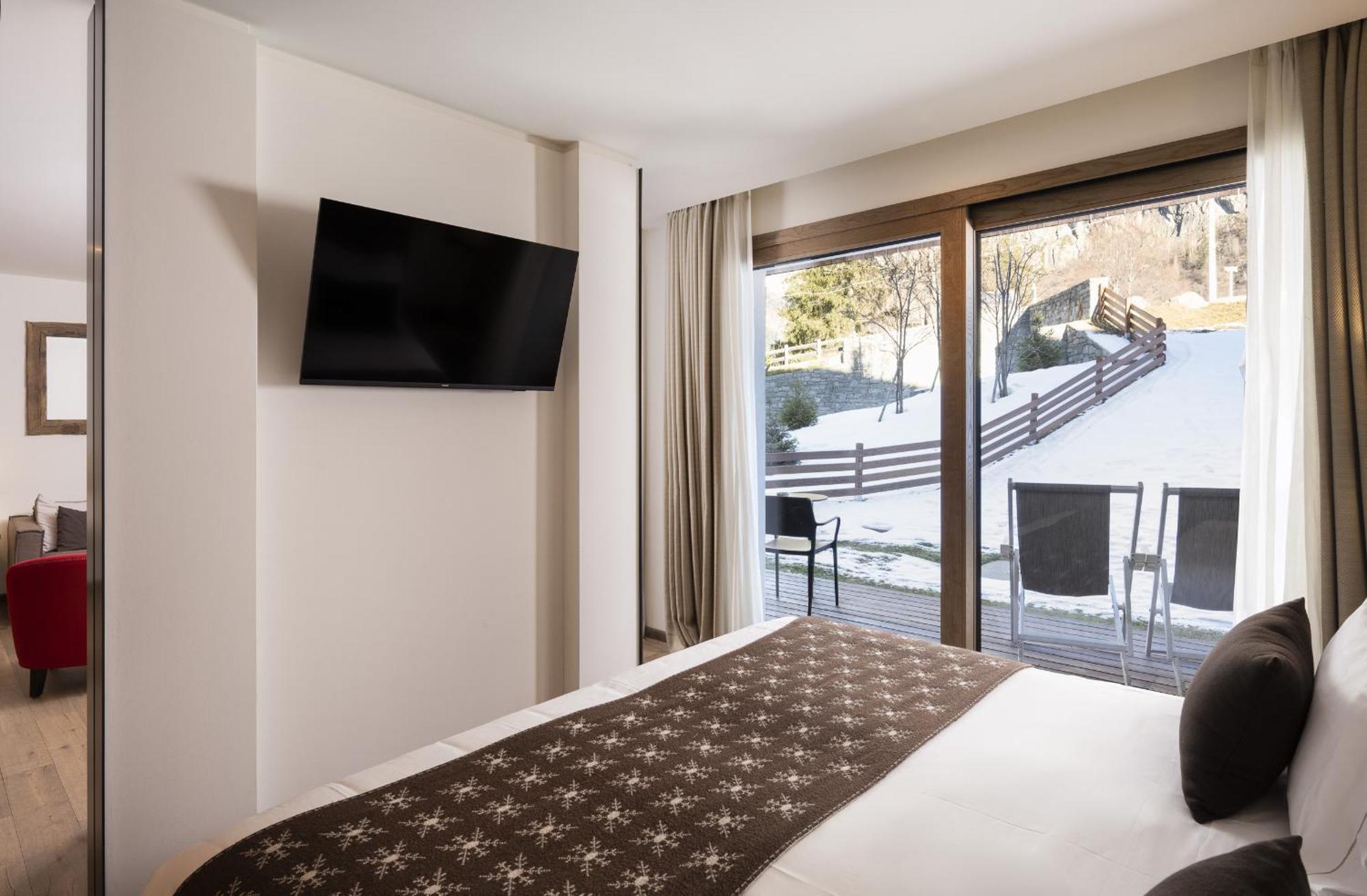 Grand Hotel Courmayeur Mont Blanc, By R Collection Hotels Bagian luar foto