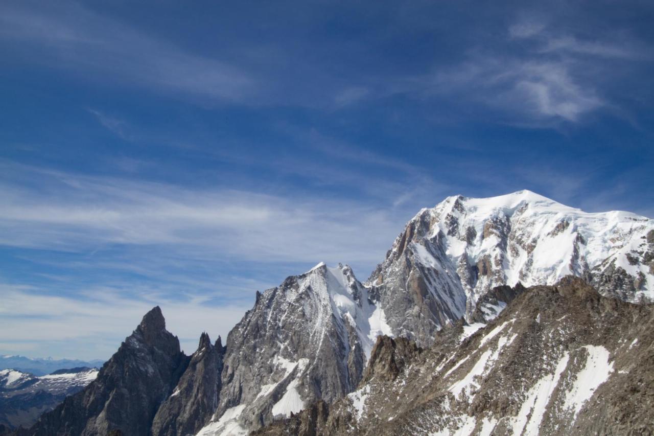 Grand Hotel Courmayeur Mont Blanc, By R Collection Hotels Bagian luar foto